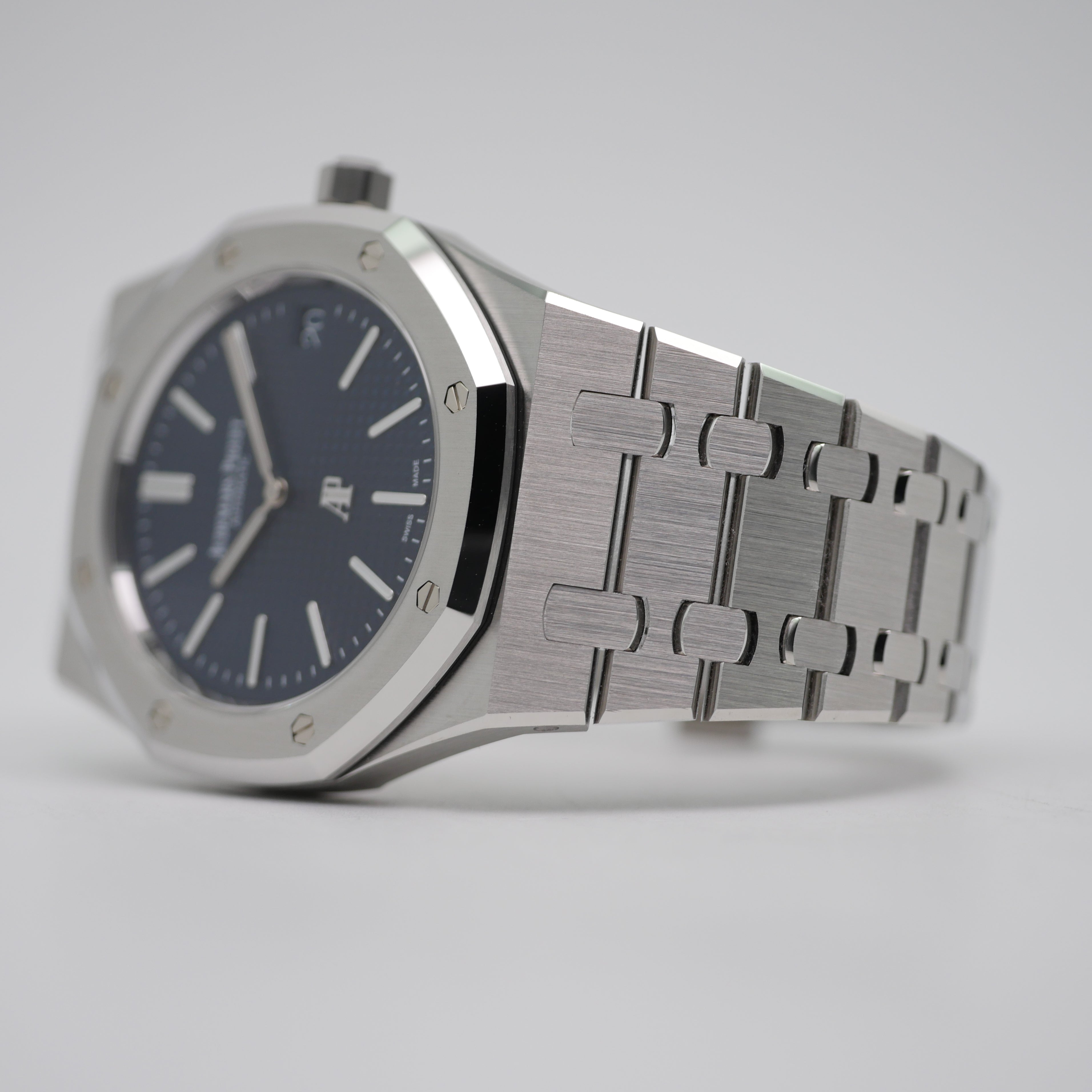 Audemars Piguet Royal Oak Jumbo "Extra-Thin" Steel 16202ST.OO.1240ST.02 - 2024