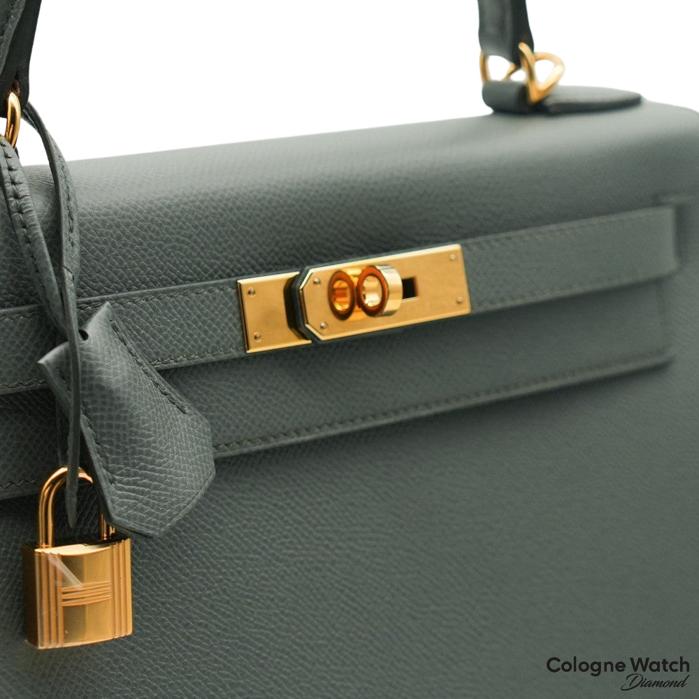 Hermès Kelly 28 Sellier aus Epsom Leder mit Gelbgold Beschlägen in Gri