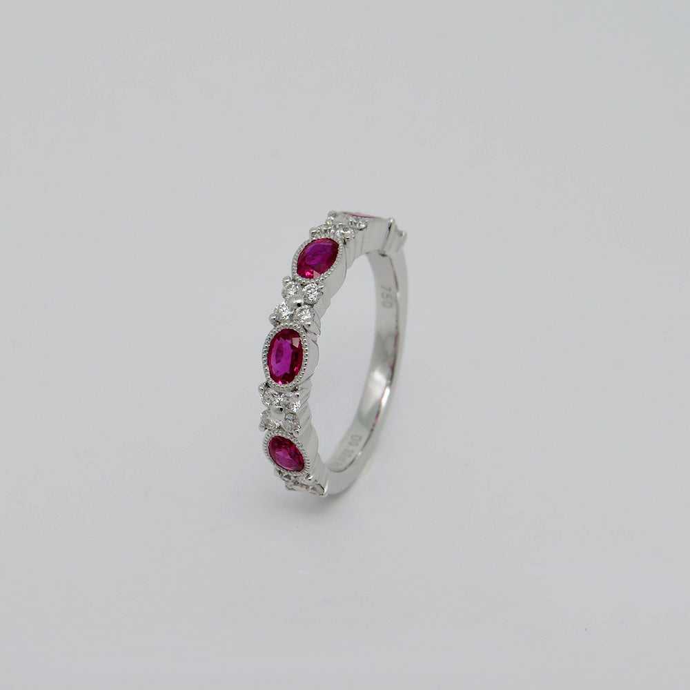 Ring with 0.32ct TW-si brilliant-cut diamond and 0.77ct ruby in 750/18K White Gold size 53