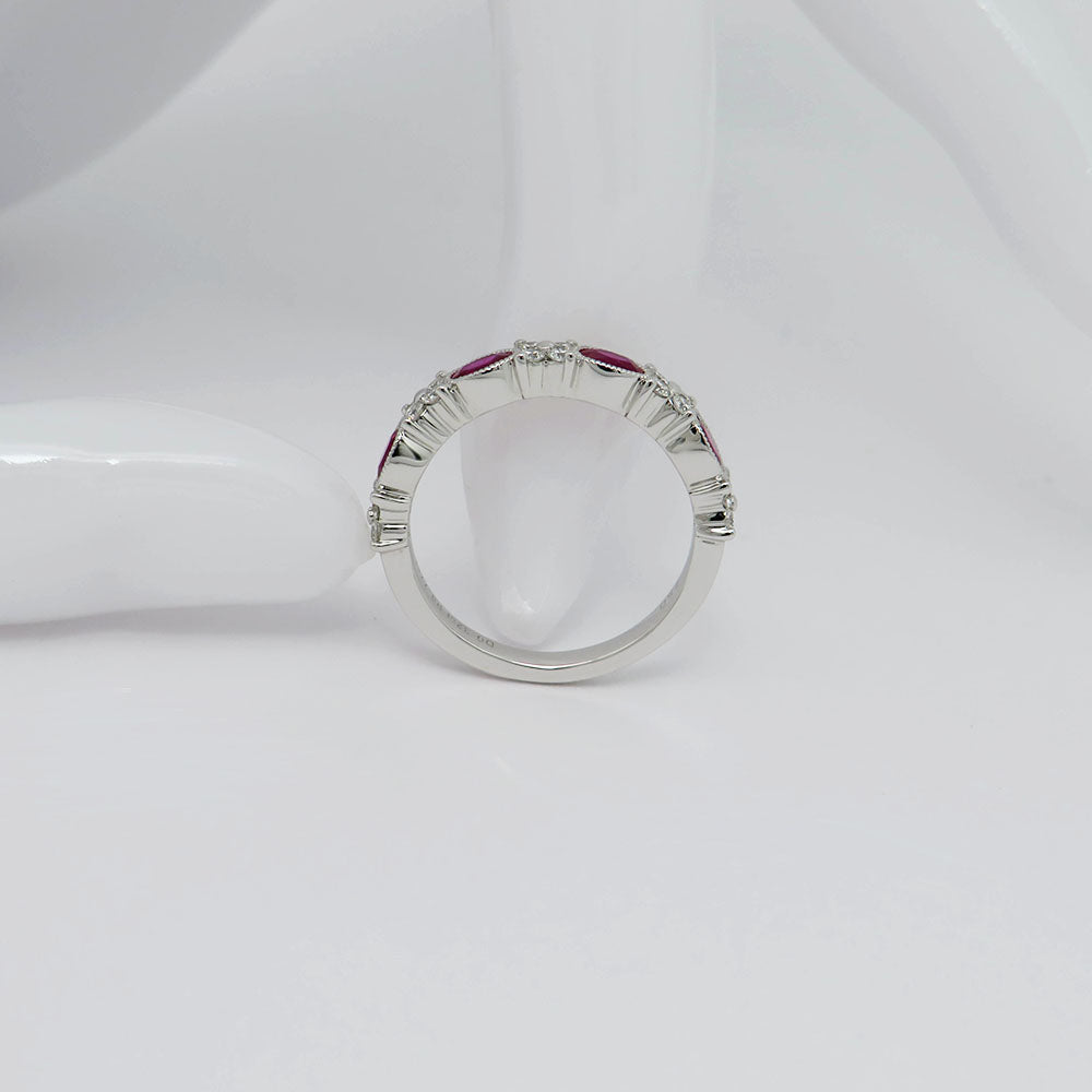 Ring with 0.32ct TW-si brilliant-cut diamond and 0.77ct ruby in 750/18K White Gold size 53