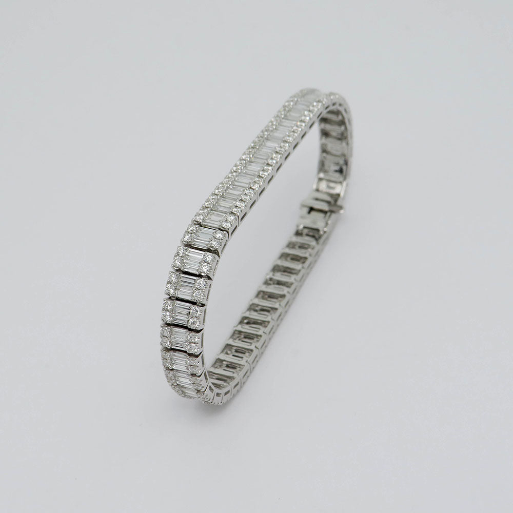 Bracelet with 7.15ct TW-si Diamond in 750/18K White Gold Length 17.5 cm