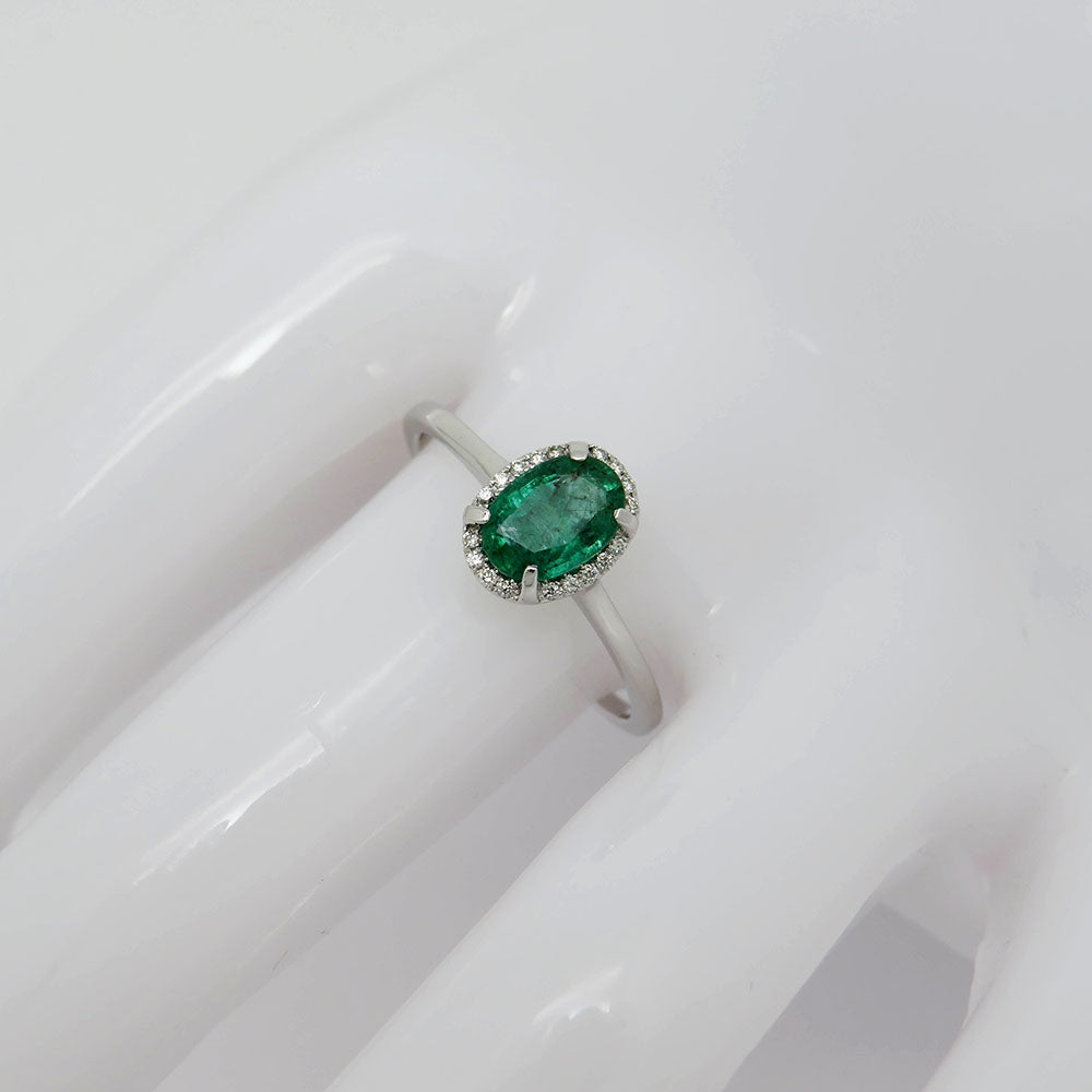Ring mit 0,04ct TW-si Brillant und 0,80ct Smaragd in 750/18K Weißgold Gr. 54
