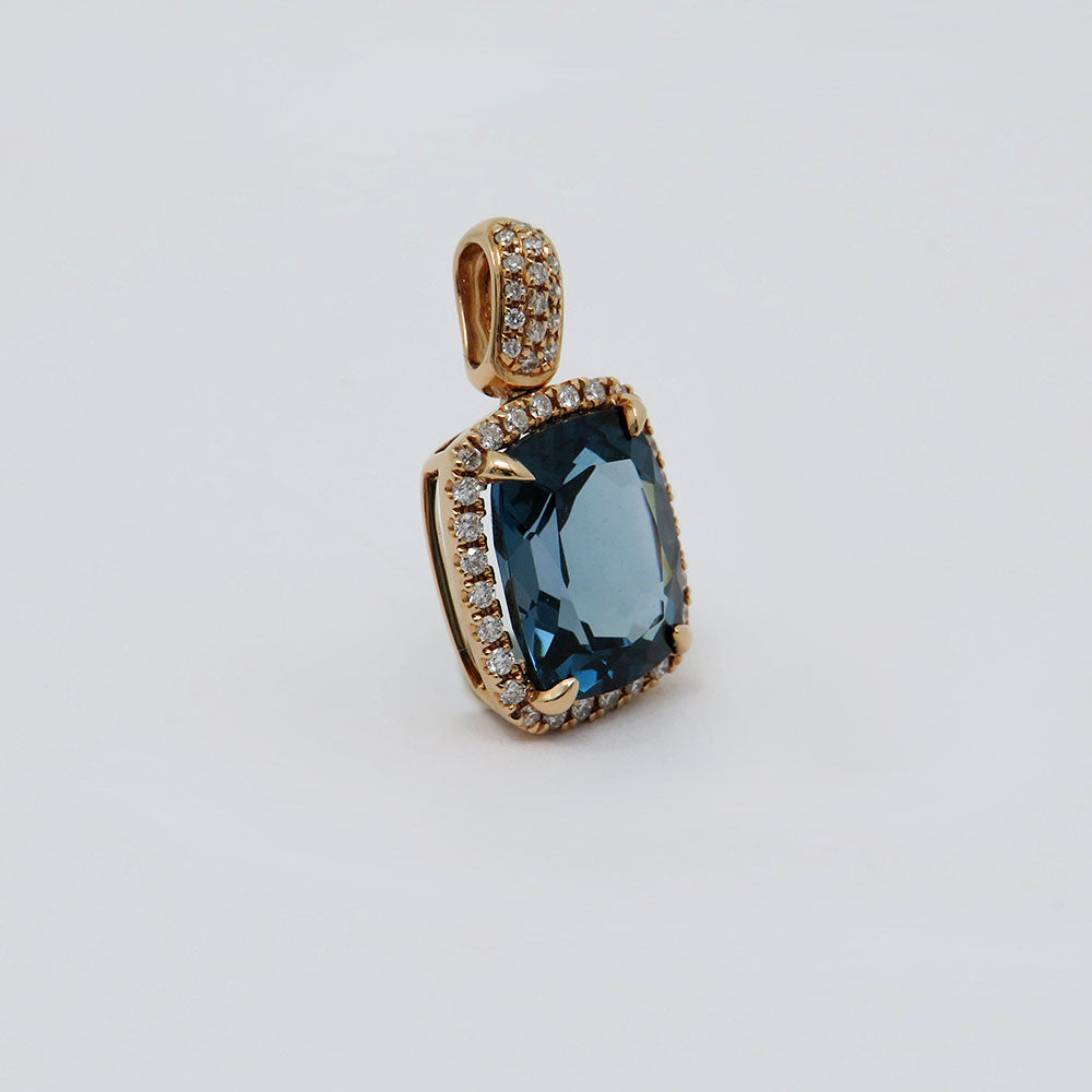 Pendant with 0.20ct TW-si brilliant-cut diamond and 4.00ct London Blue in 750/18K rose gold