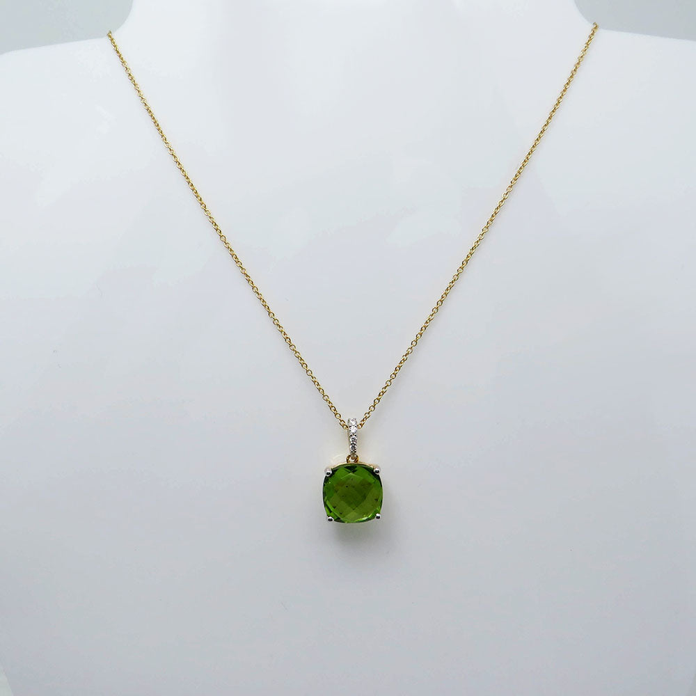 Chain and Pendant with 0.04ct TW-si diamond and 3.78ct peridot in 750/18K Yellow Gold