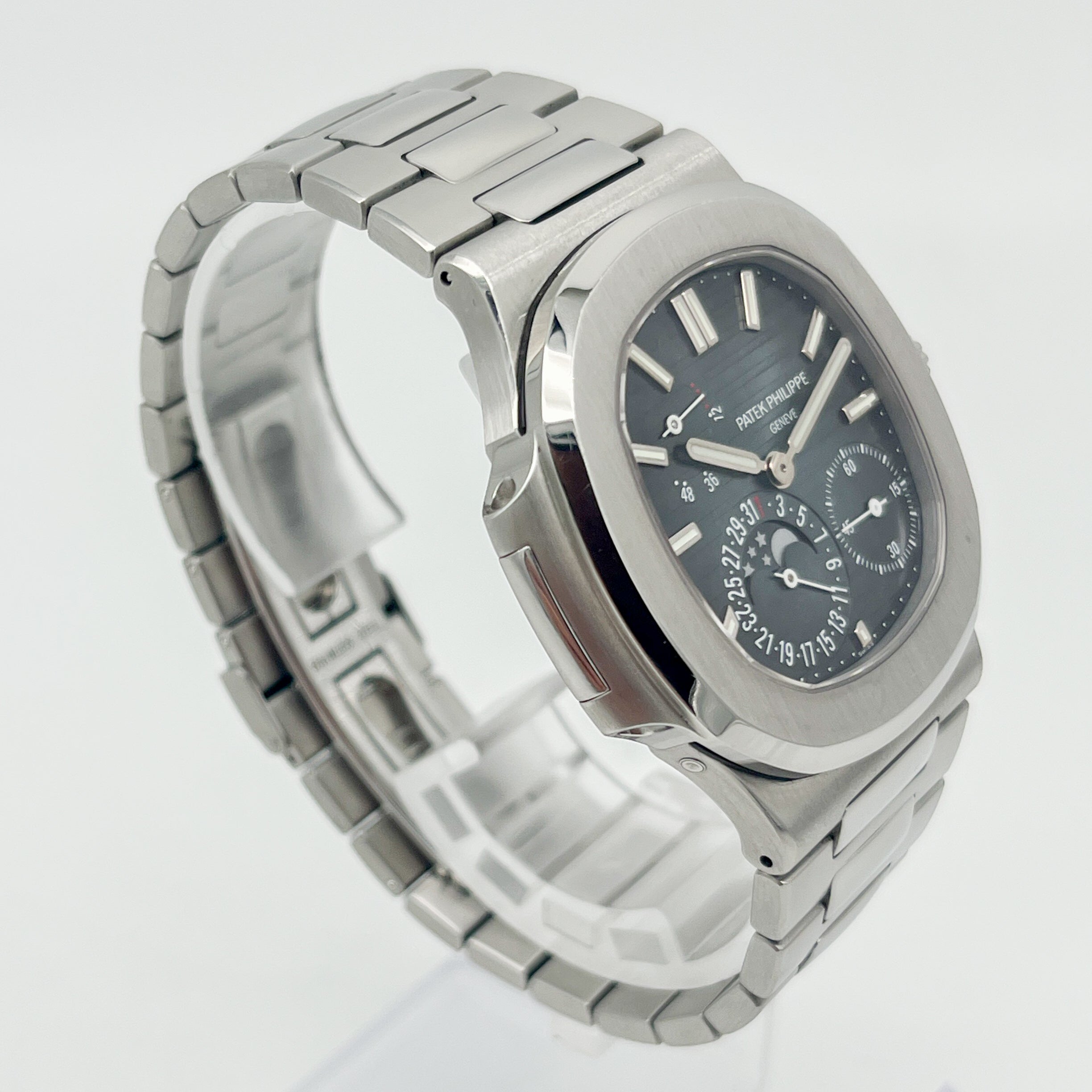 Patek Philippe Nautilus Stahl 5712/1A-001 - 2017