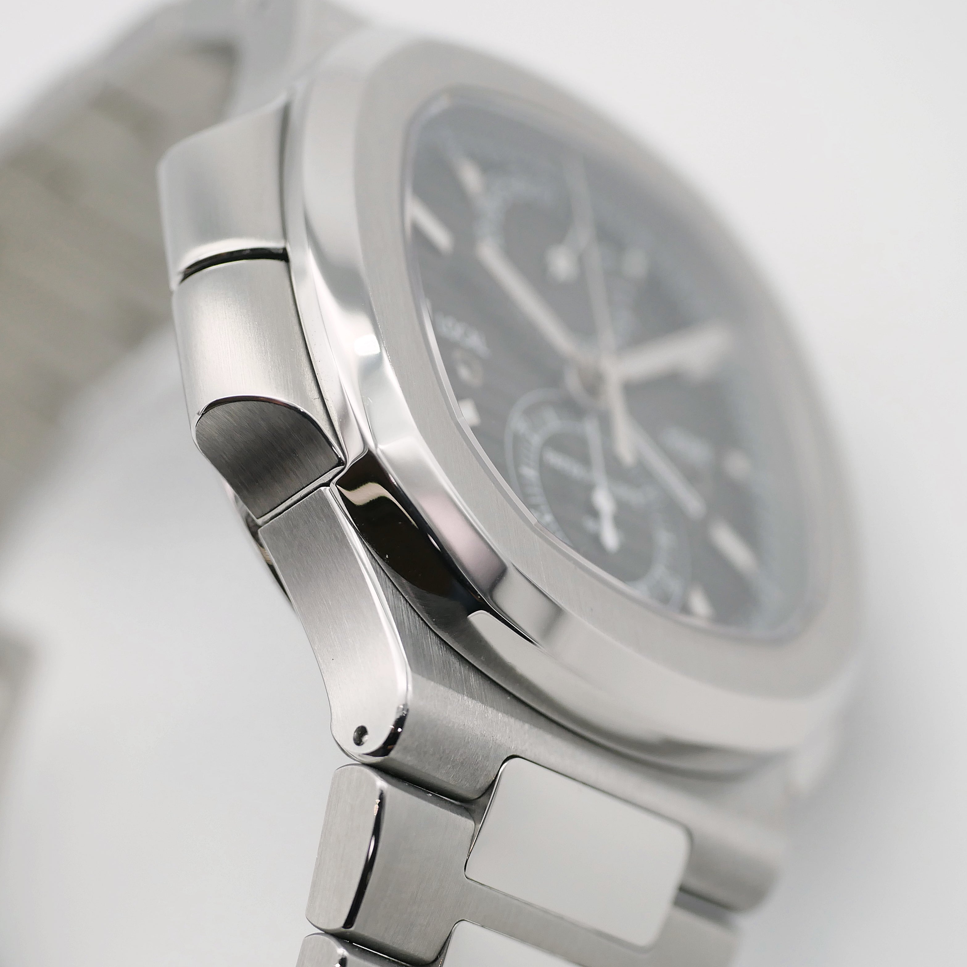 Patek Philippe Nautilus Chronograph Stahl 5990/1A-001 - 2020