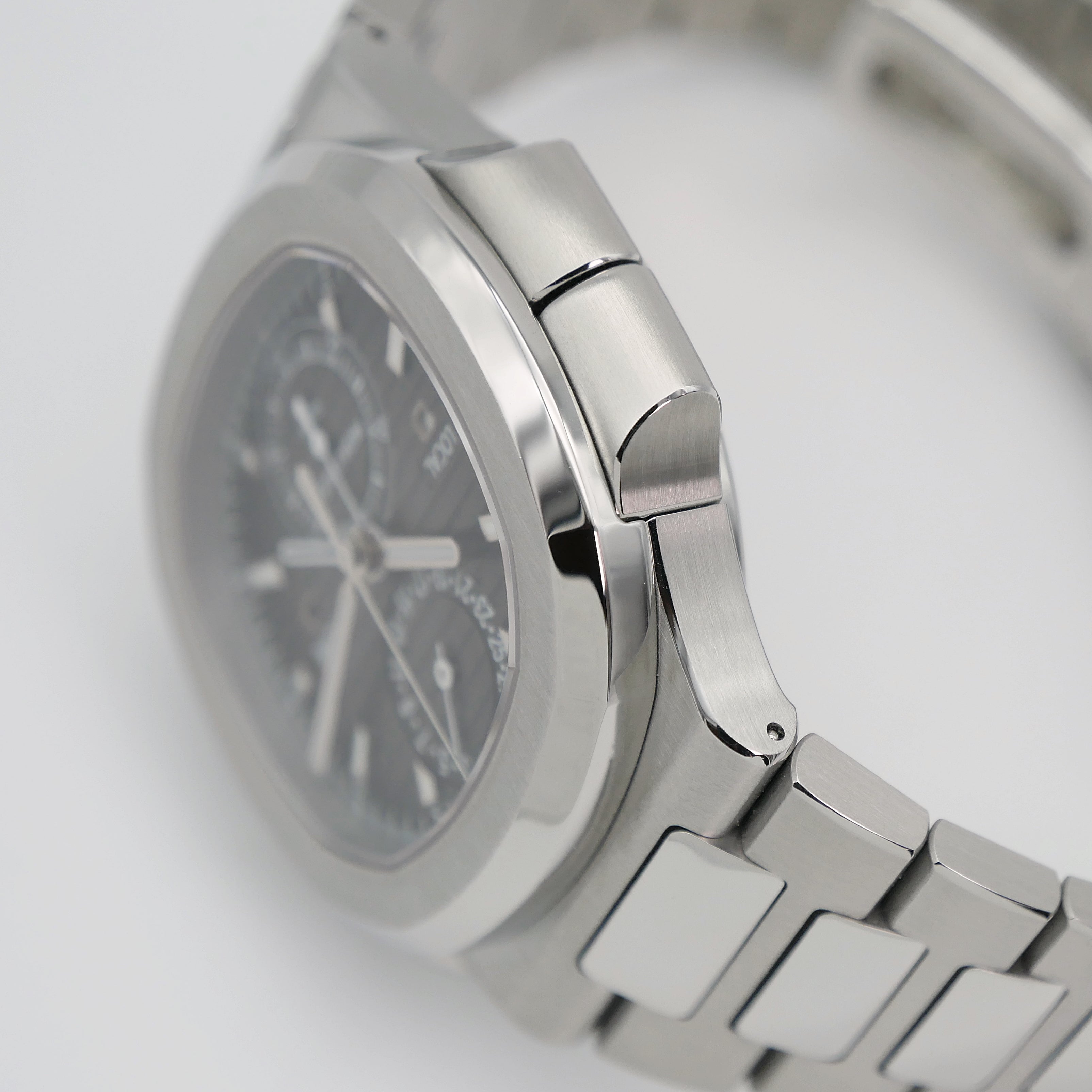 Patek Philippe Nautilus Chronograph Stahl 5990/1A-001 - 2020