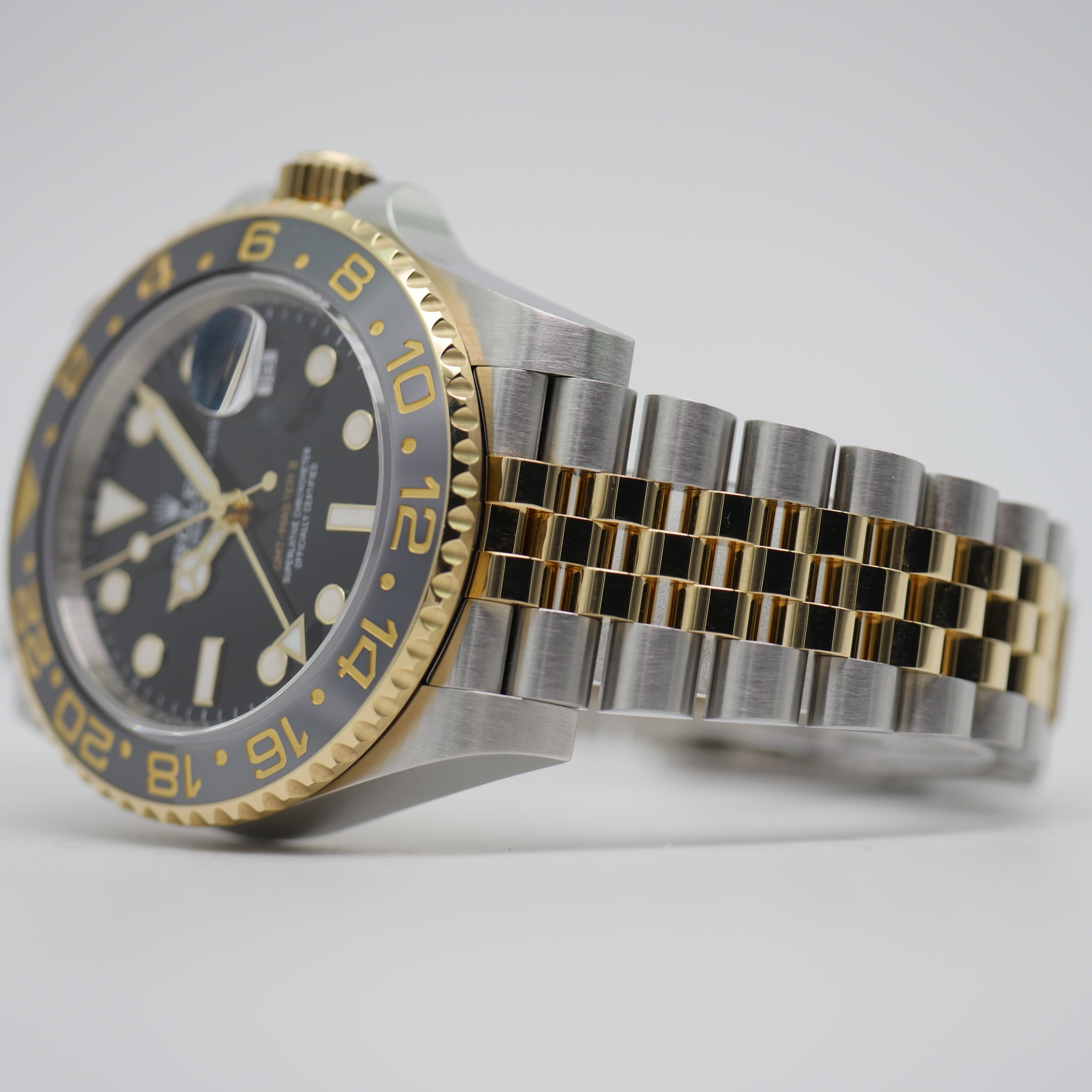 Rolex GMT-Master II Stahl / Gelbgold 126713GRNR - 2023