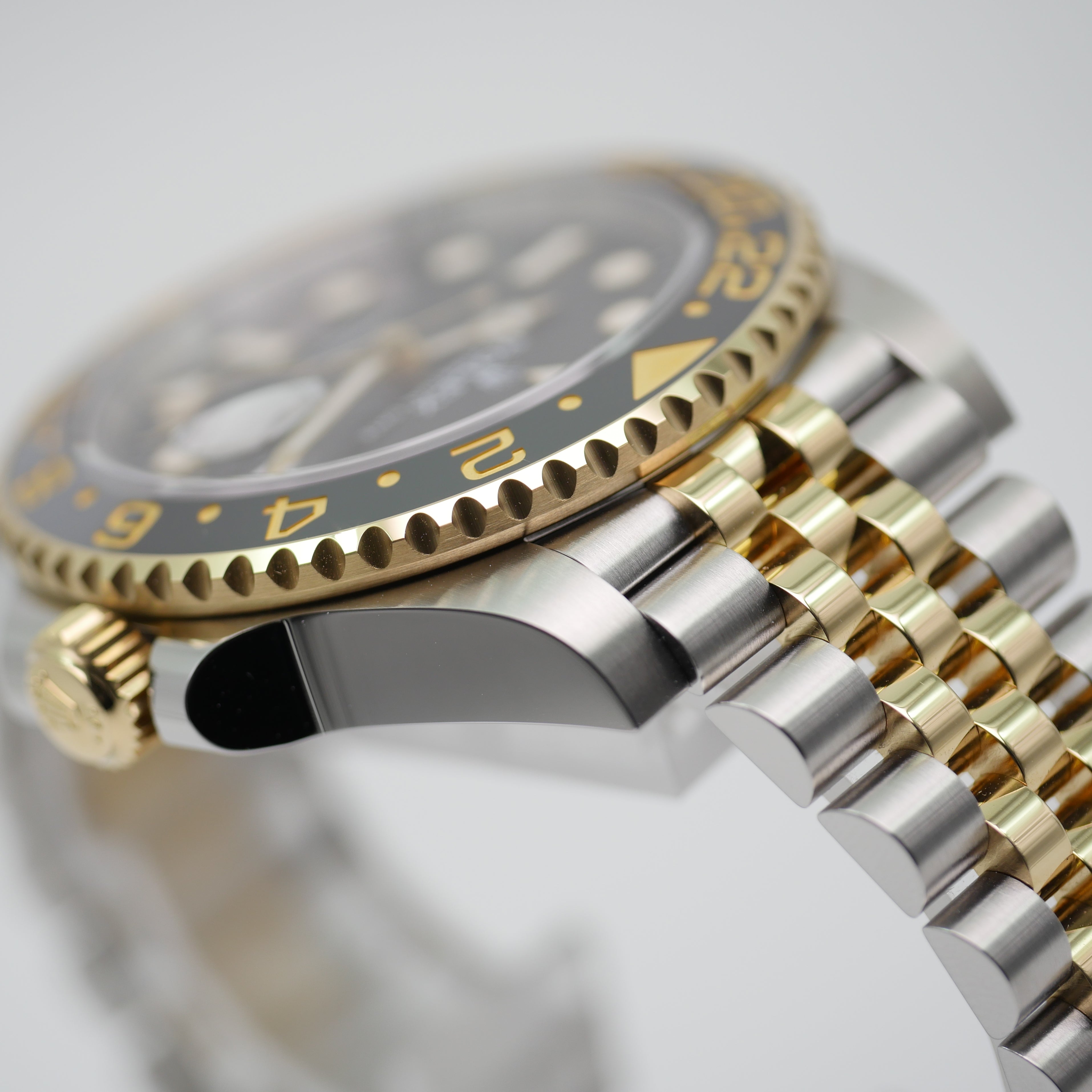 Rolex GMT-Master II Stahl / Gold 126712GRNR - 2023