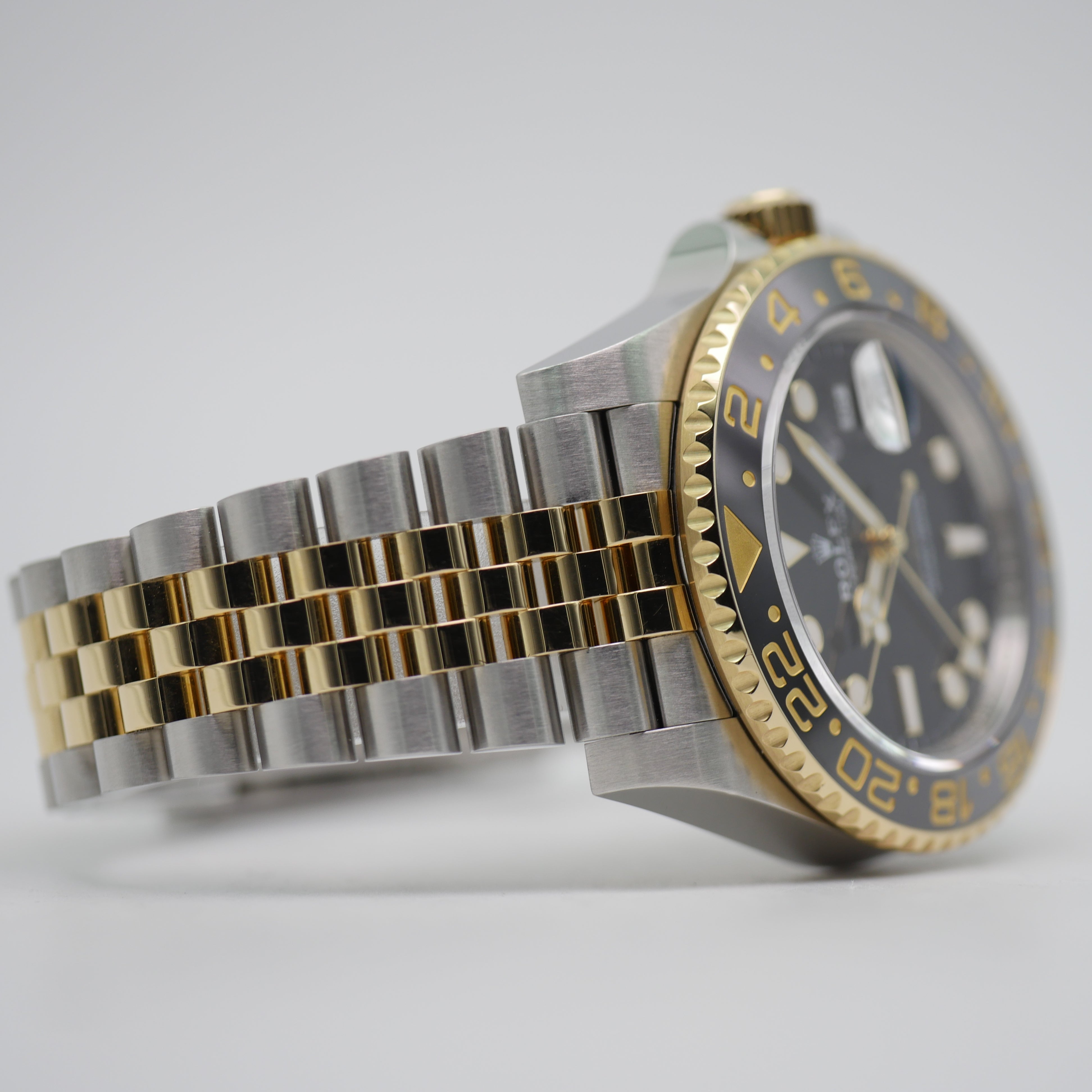 Rolex GMT-Master II Stahl / Gelbgold 126713GRNR - 2023