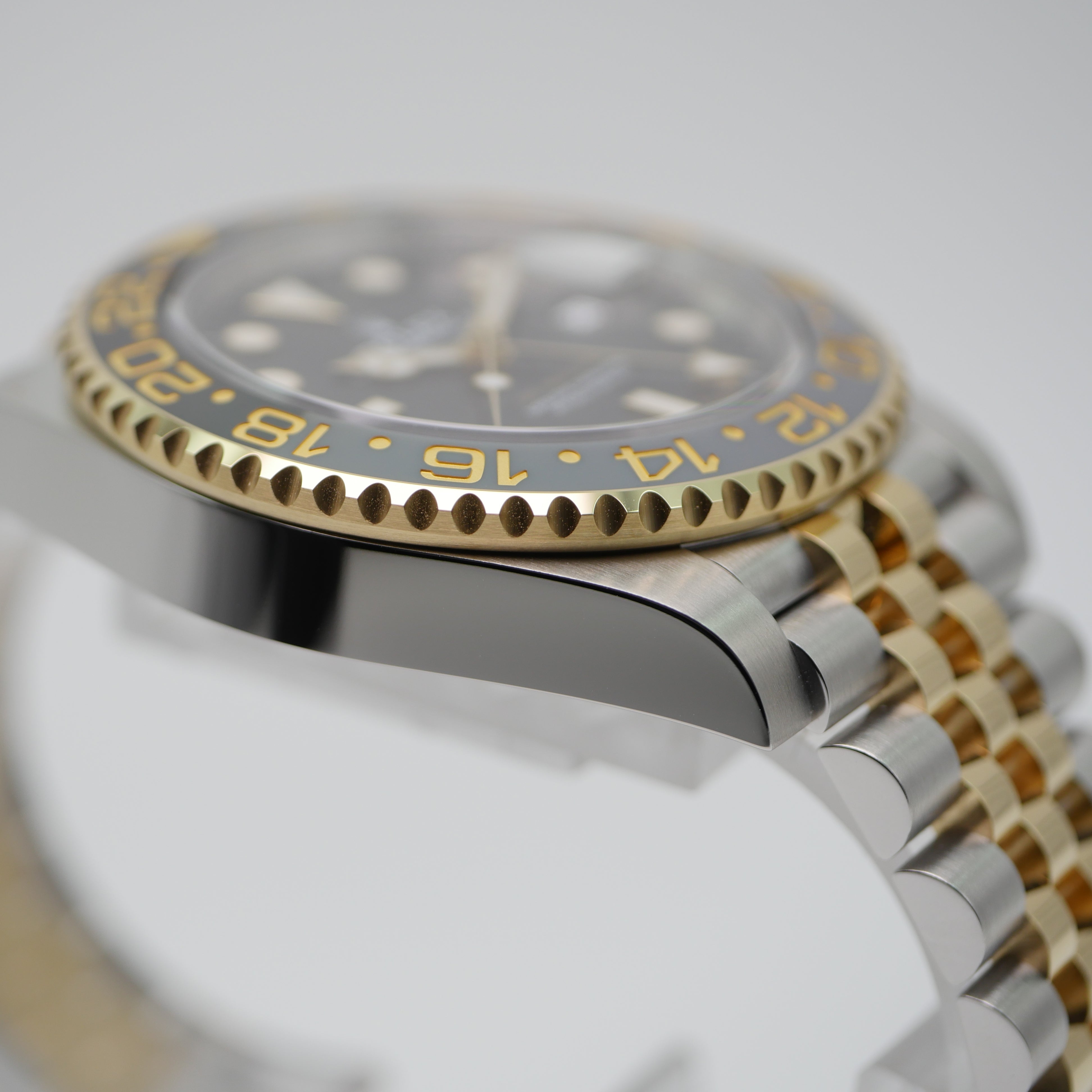 Rolex GMT-Master II Stahl / Gold 126712GRNR - 2023