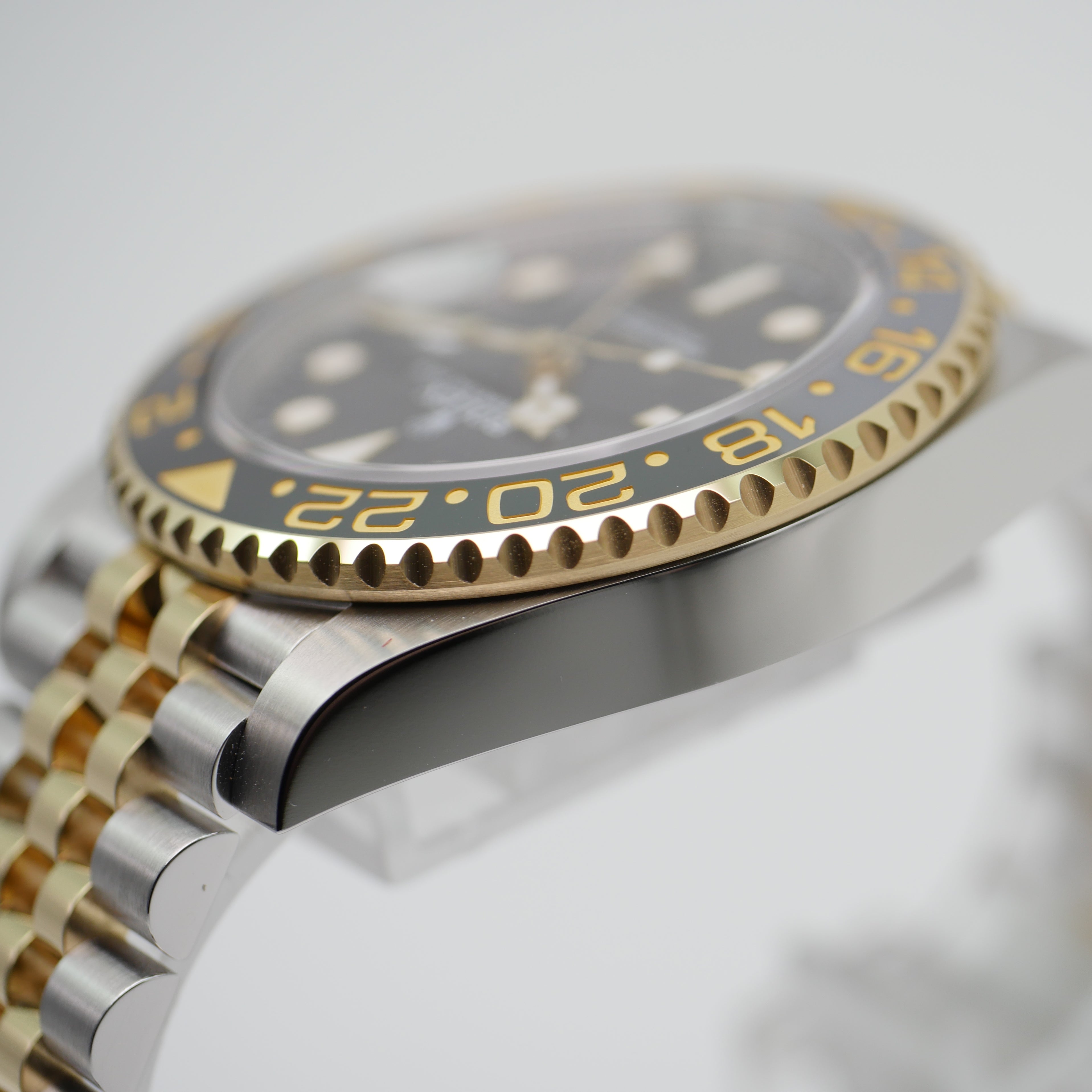 Rolex GMT-Master II Stahl / Gold 126712GRNR - 2023