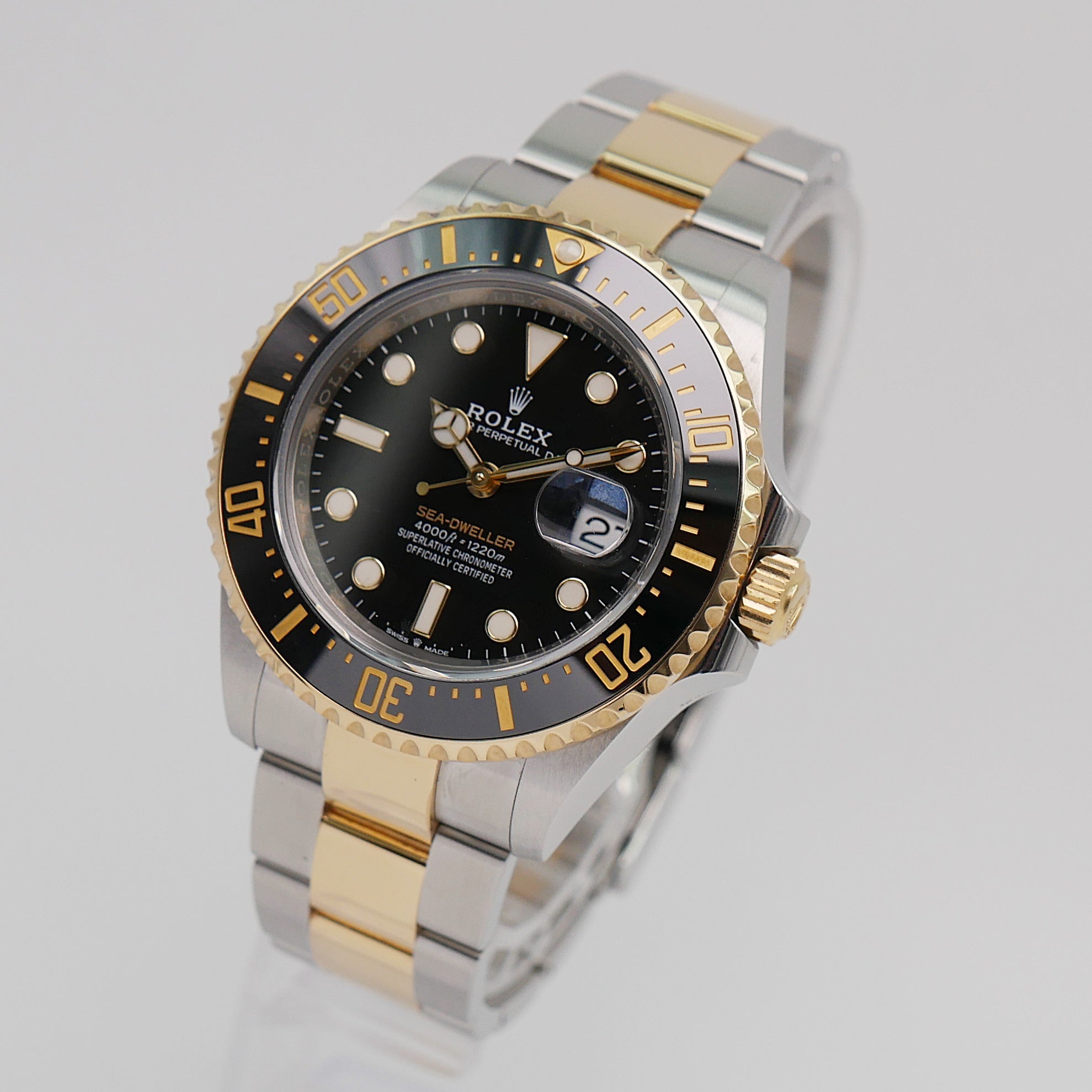 Rolex Sea-Dweller 43 Steel/Yellow Gold 126603 - 2021