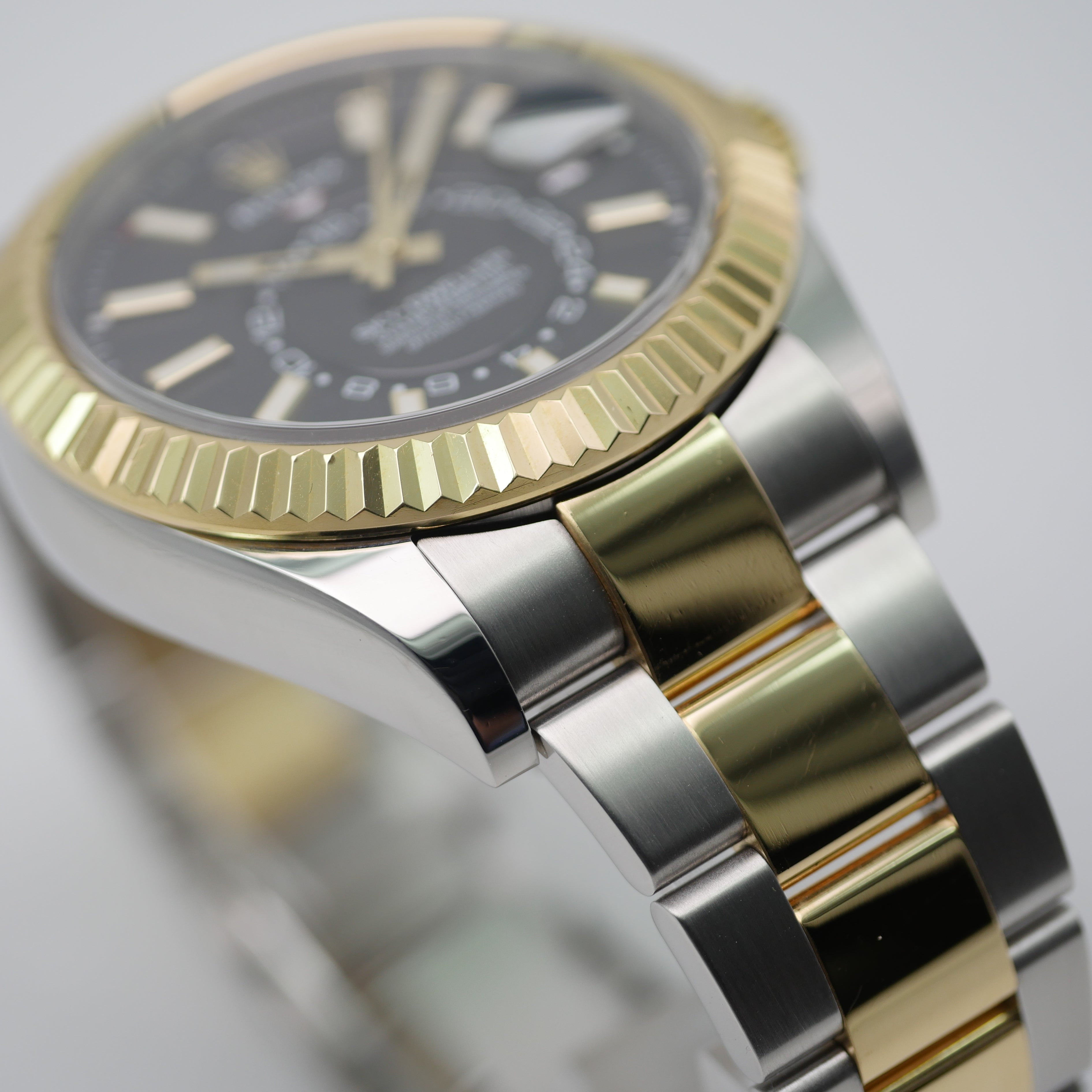 Rolex Sky-Dweller Stahl / Gelbgold 326933 - 2019