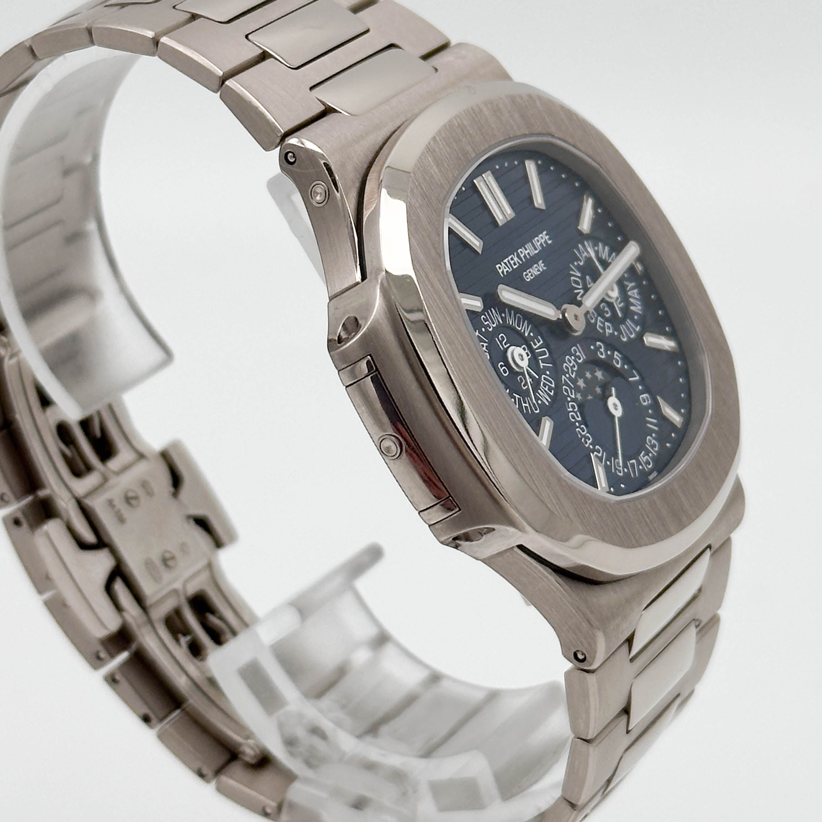 Patek Philippe Nautilus White Gold 5740/1G-001 - 2020