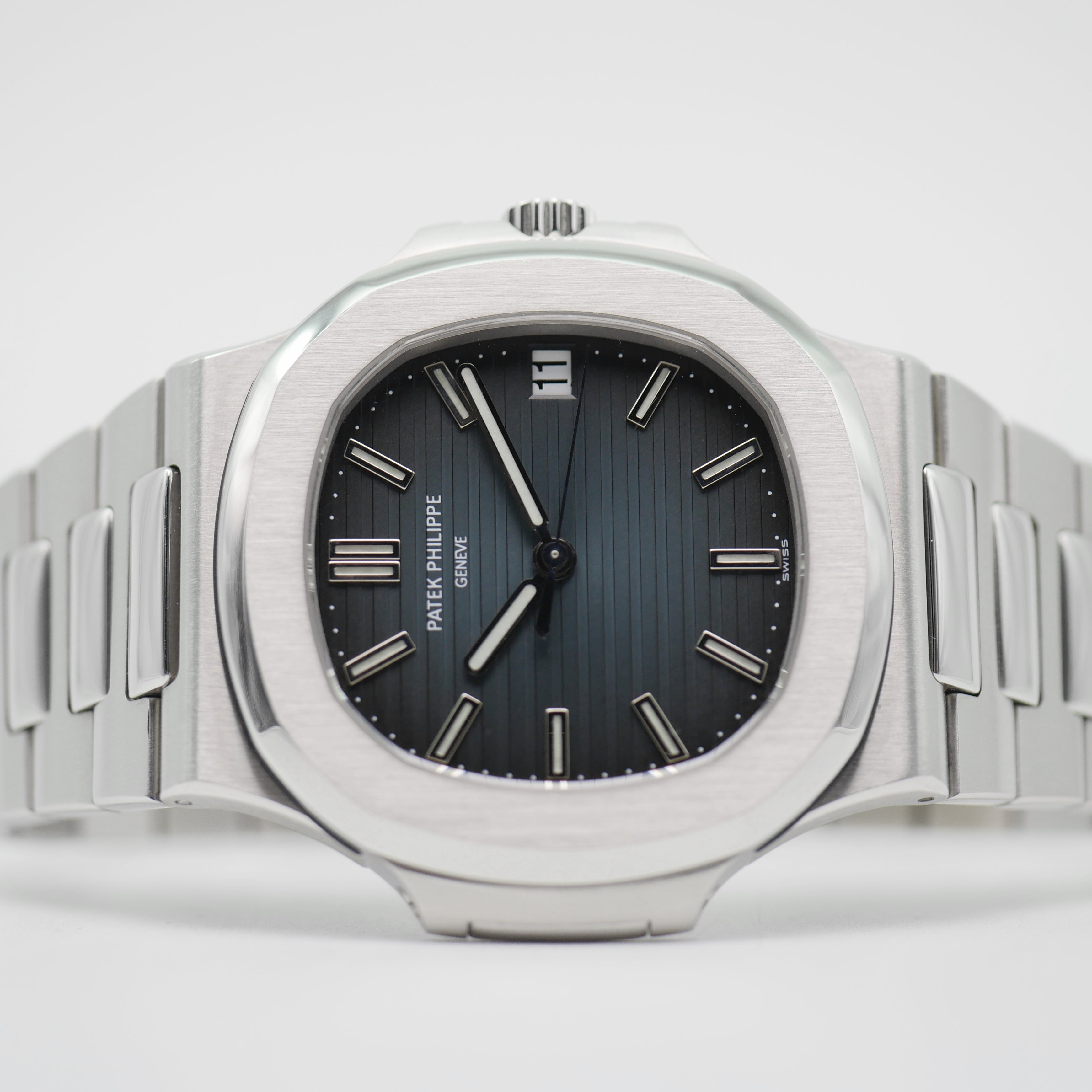 Patek Philippe Nautilus Stahl 5711 1A 001 2012 KALIBER 315SC 6 Monate verbaut